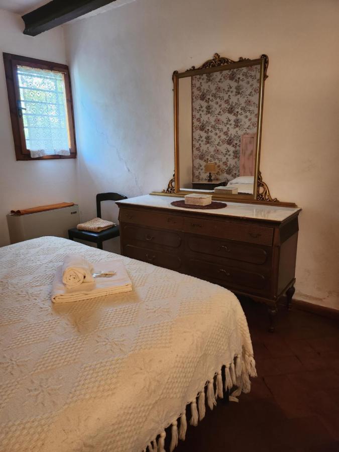 Il Giuggiolo - La Collina Della Quiete Bed & Breakfast Черталдо Стая снимка
