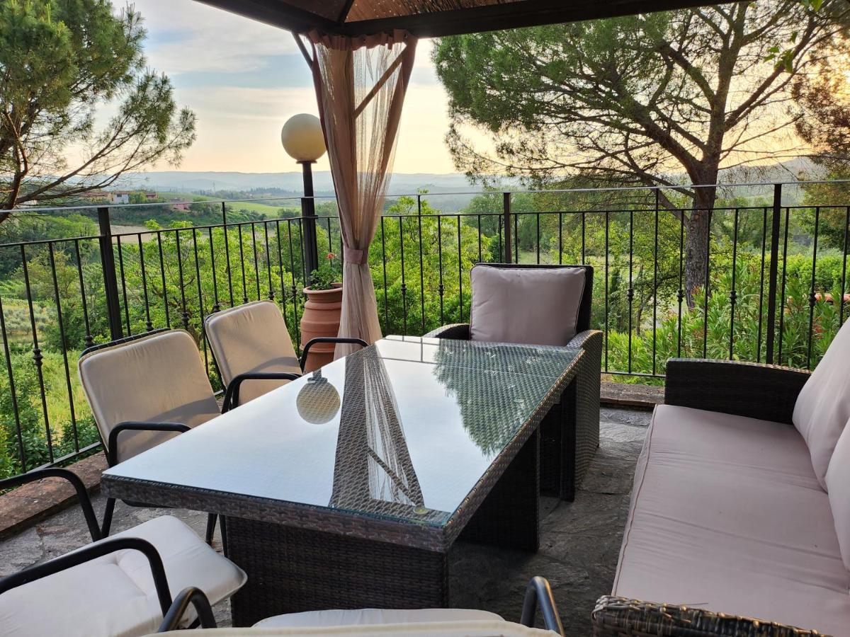 Il Giuggiolo - La Collina Della Quiete Bed & Breakfast Черталдо Екстериор снимка