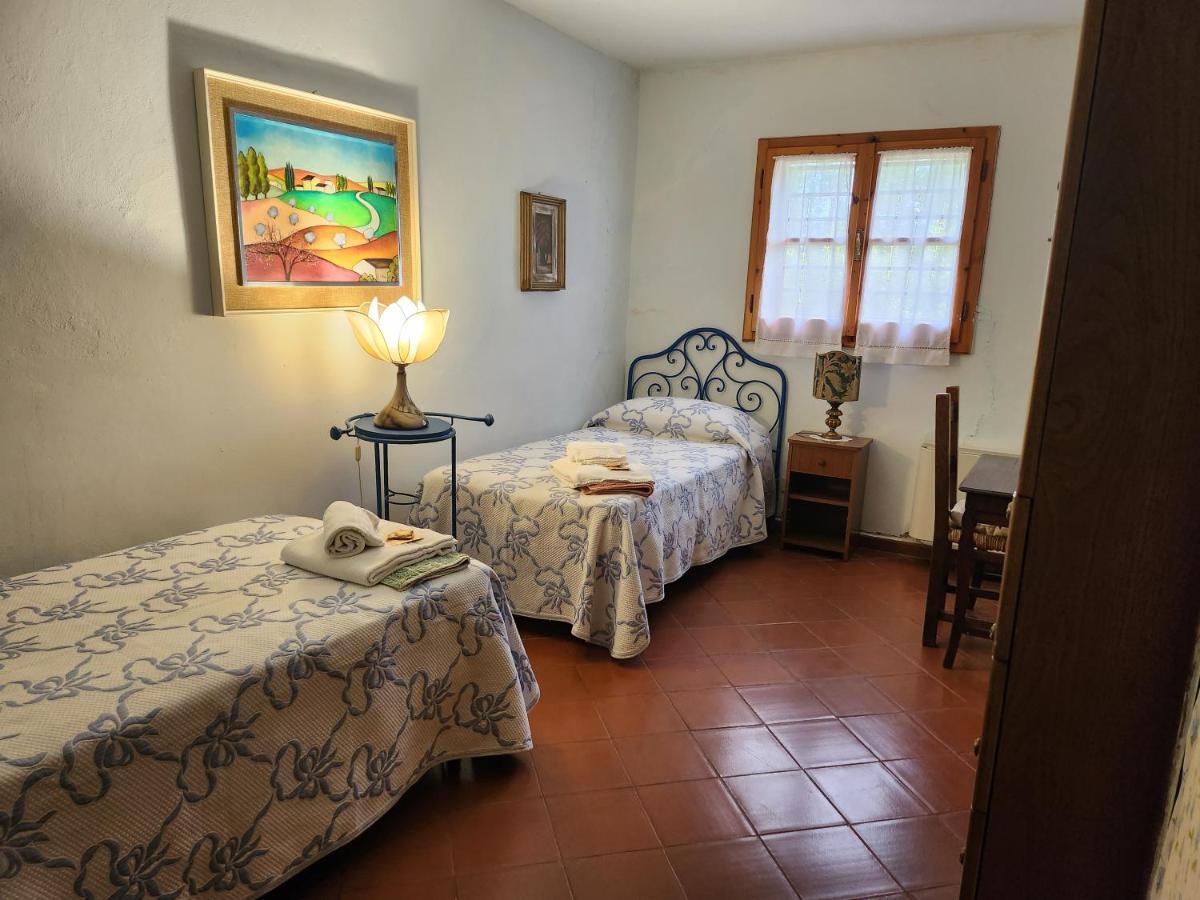 Il Giuggiolo - La Collina Della Quiete Bed & Breakfast Черталдо Екстериор снимка