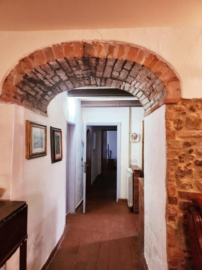 Il Giuggiolo - La Collina Della Quiete Bed & Breakfast Черталдо Екстериор снимка