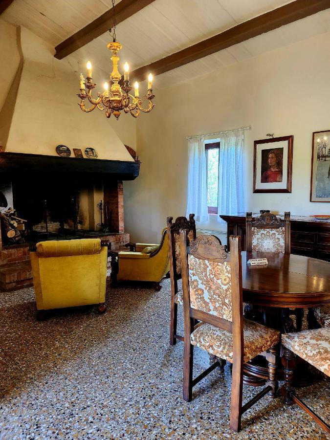 Il Giuggiolo - La Collina Della Quiete Bed & Breakfast Черталдо Екстериор снимка